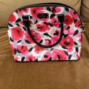 Kate Spade mini purse. Never used, in great condition.